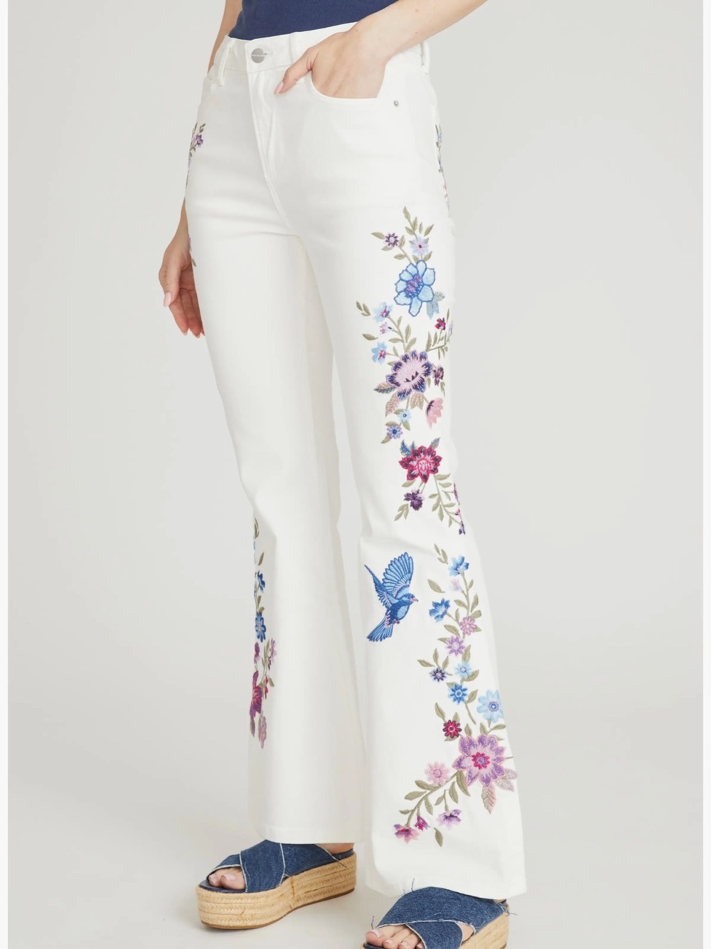 Driftwood Farrah Embroidered Flare Leg Jeans Sz 26 NWT - - Picture 16 of 16